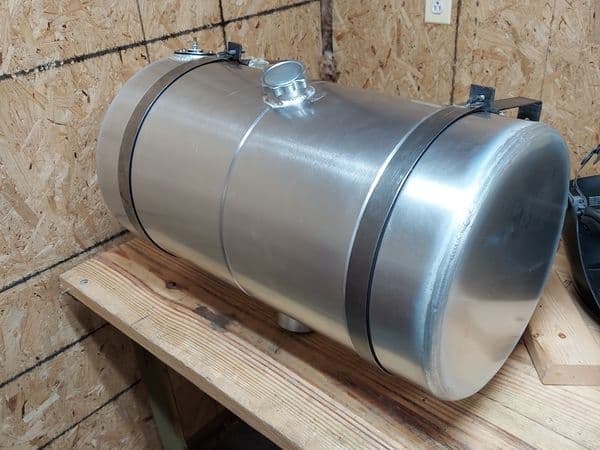 Custom horizontal aluminum fuel tank with mounting straps
