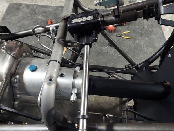 Custom hydraulic fluid reservoir